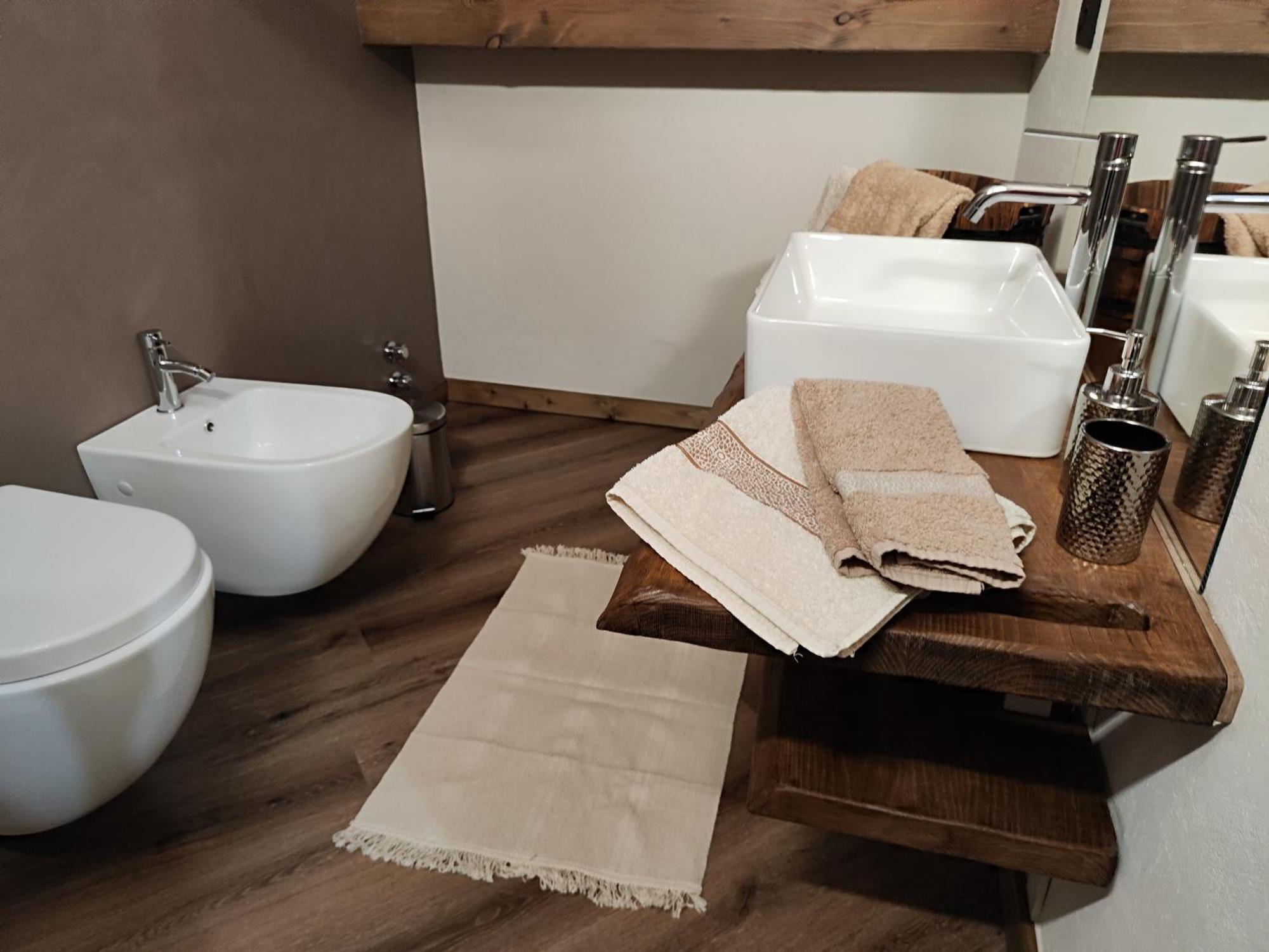 A Casa Da Elide Hotel Aymavilles Szoba fotó